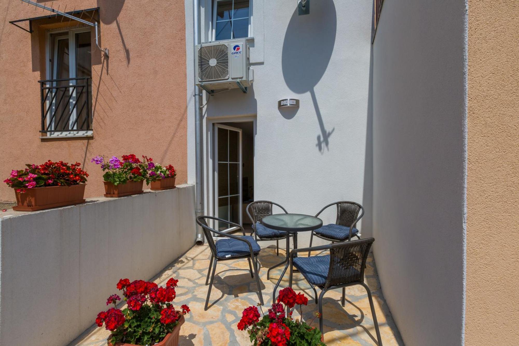 Nona Villa Crikvenica Bagian luar foto